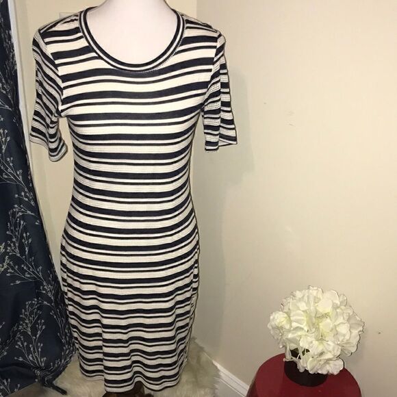 Splendid Dresses & Skirts - Splendid Topsail Short Sleeve Stripe Dress